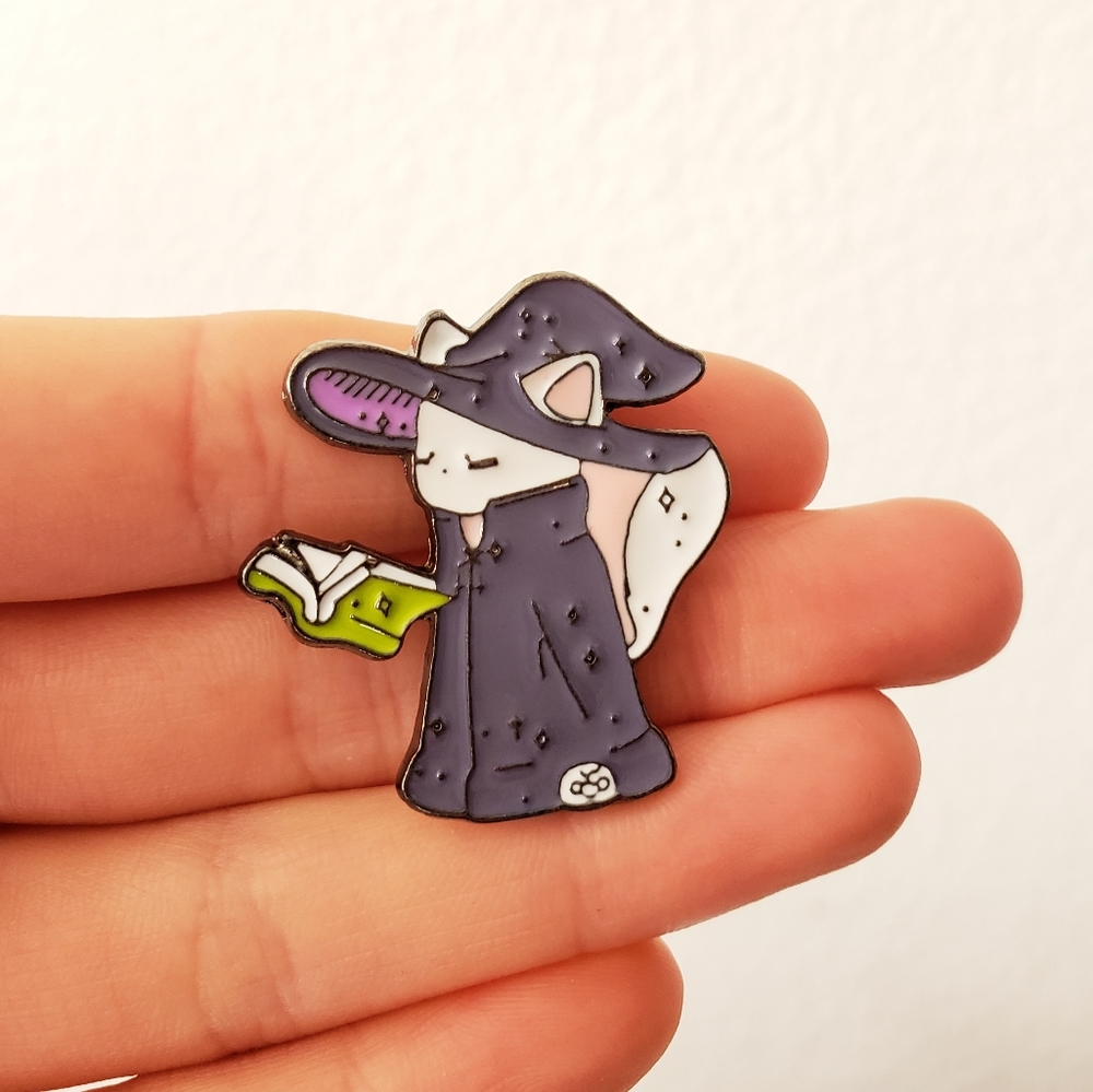 {5/$25} witchy cat purple cloak with spell book